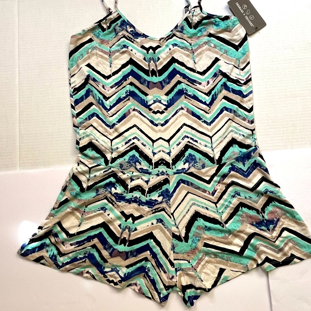 THREADS & THOUGHT Brand Multi Color Chevron Design Romper